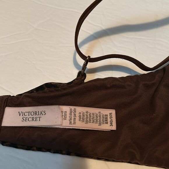 Body By Victoria Perfect Shape Push-Up Smooth Bra by Victoria's Secret 34D - Picture 10 of 11